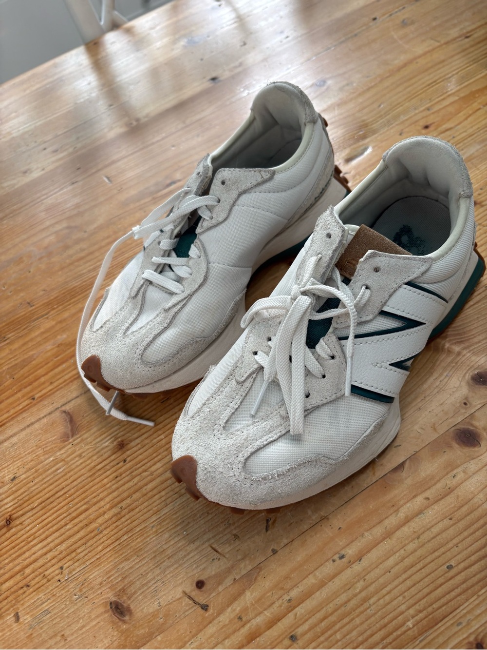 New Balance 327 White and Green Sneakers